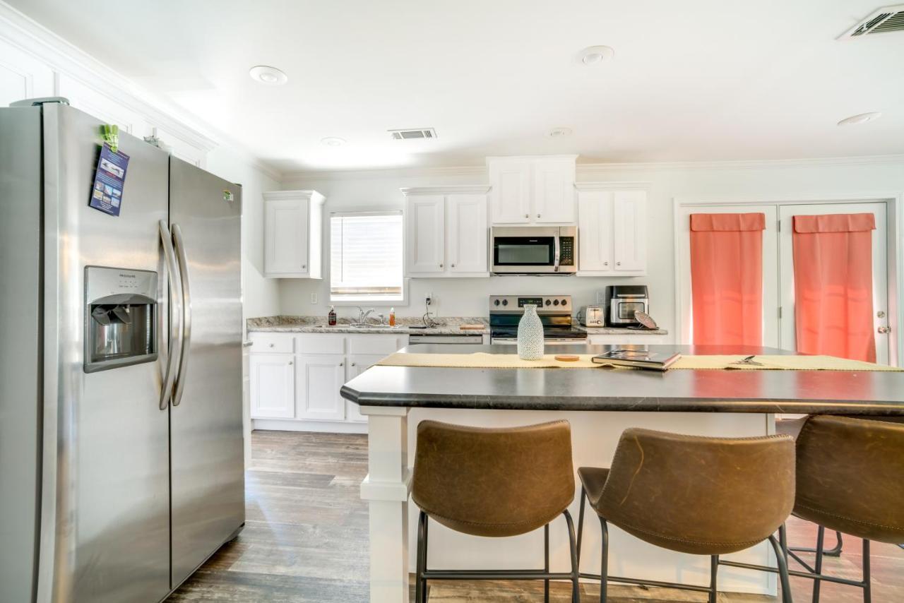 Charleston Home With Porch - 3 Mi To Folly Beach! Bagian luar foto