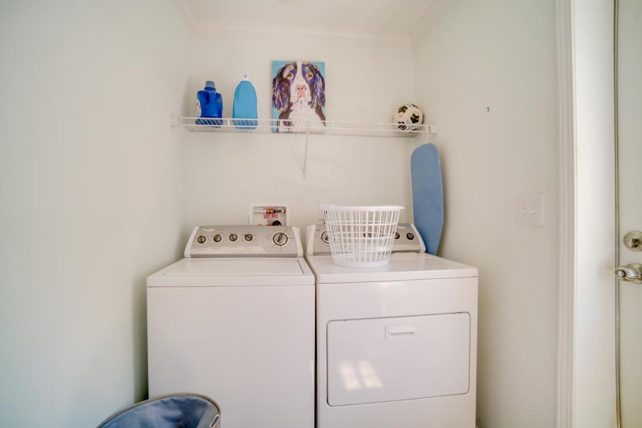 Charleston Home With Porch - 3 Mi To Folly Beach! Bagian luar foto